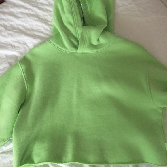 CROP ARITZIA HOODIE - Picture 1 of 3